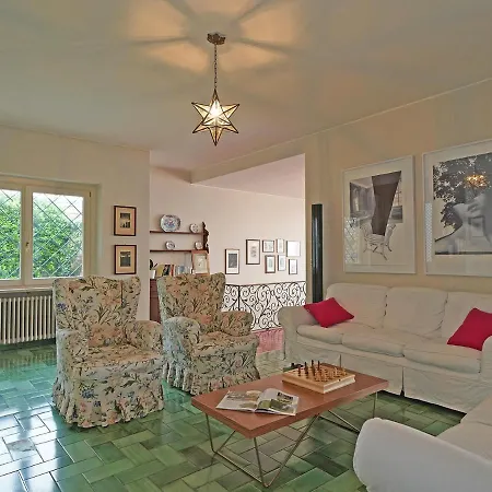 Sleeps 12 Air Con Wifi *