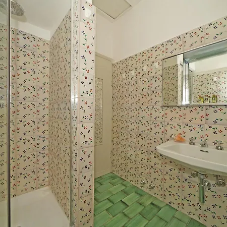Sleeps 12 Air Con Wifi Muslone