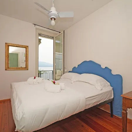 Sleeps 12 Air Con Wifi Villa